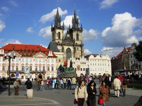   Староместская площадь (Staroměstské náměstí) 
