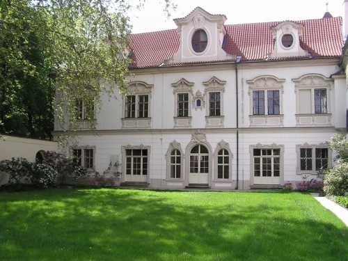 Велкопршеворский дворец (Velkopřevorský palác)