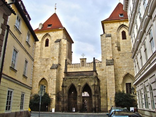 Монастырь крестоносцев
