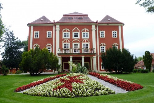 Замок Детенице (Zámek Dětenice) Замок Детенице (Zámek Dětenice)