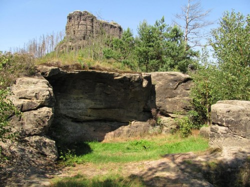 Cкальный замок Фалкенштейн (skalní hrad Falkenštejn) Cкальный замок Фалкенштейн (skalní hrad Falkenštejn)