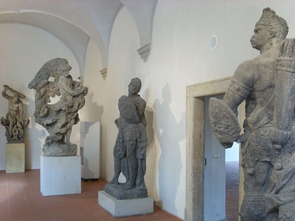 Скульптуры