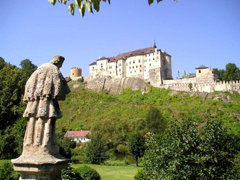 Замок Чески-Штернберк (Český Šternberk)