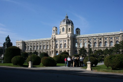 Куда лучше поехать из Праги: Вена или Дрезден?