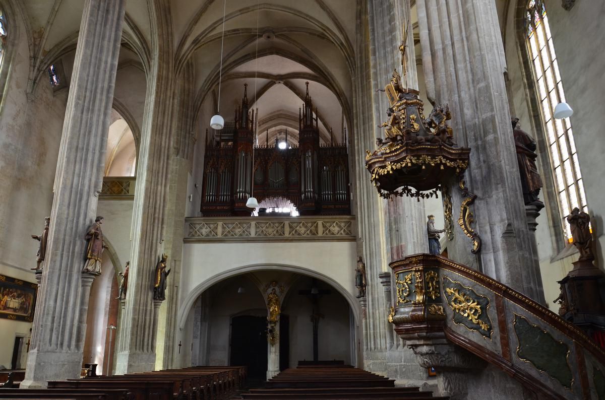 Интерьер церкви