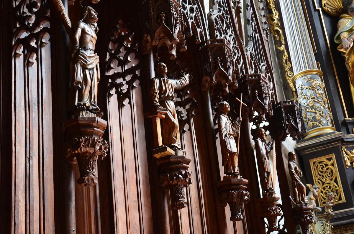 Деревянные скульптуры