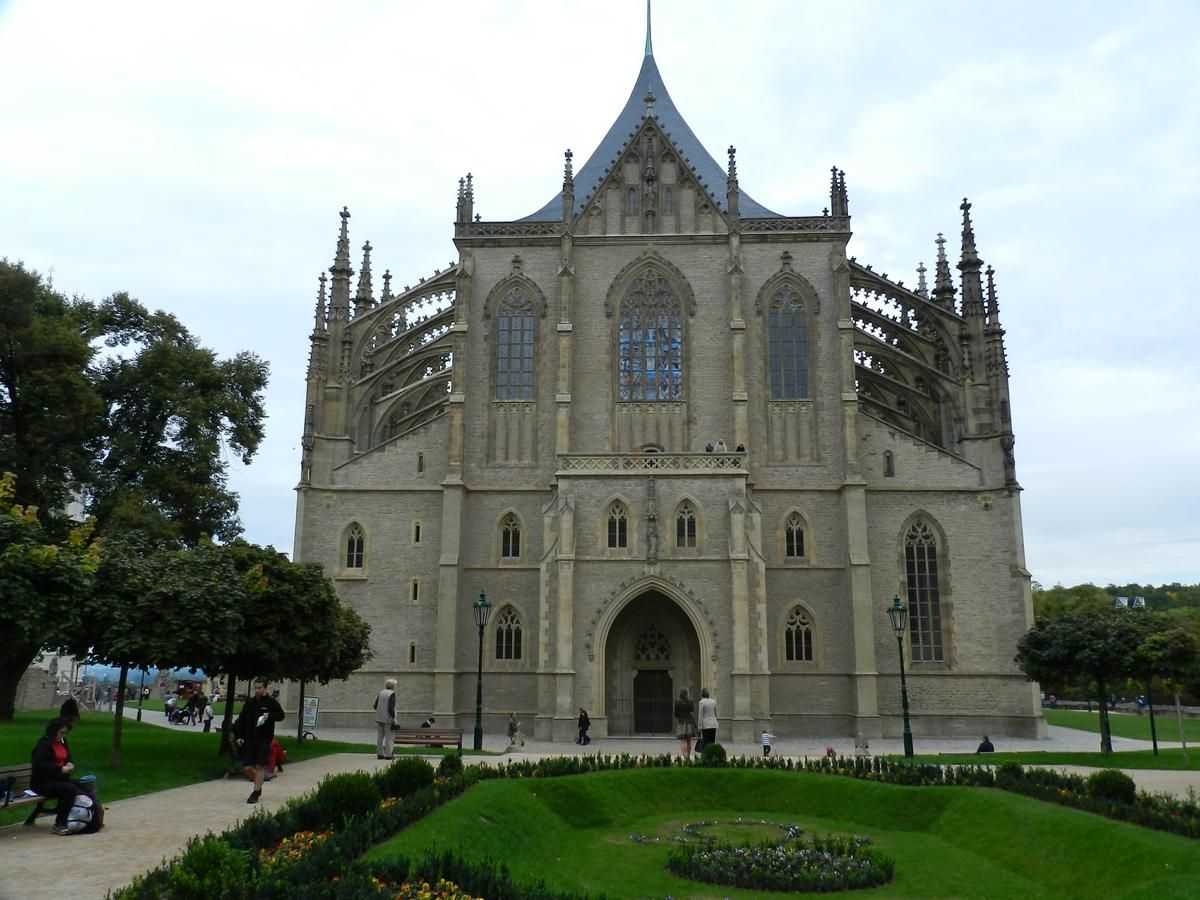 Фасад Собора св. Варвары