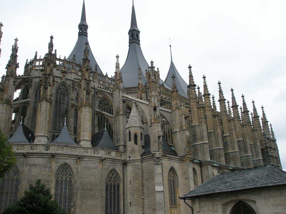 Вид на Собор сбоку