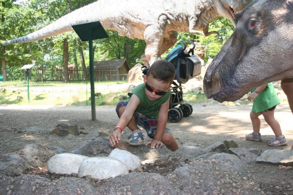 Очень интересно, что там?