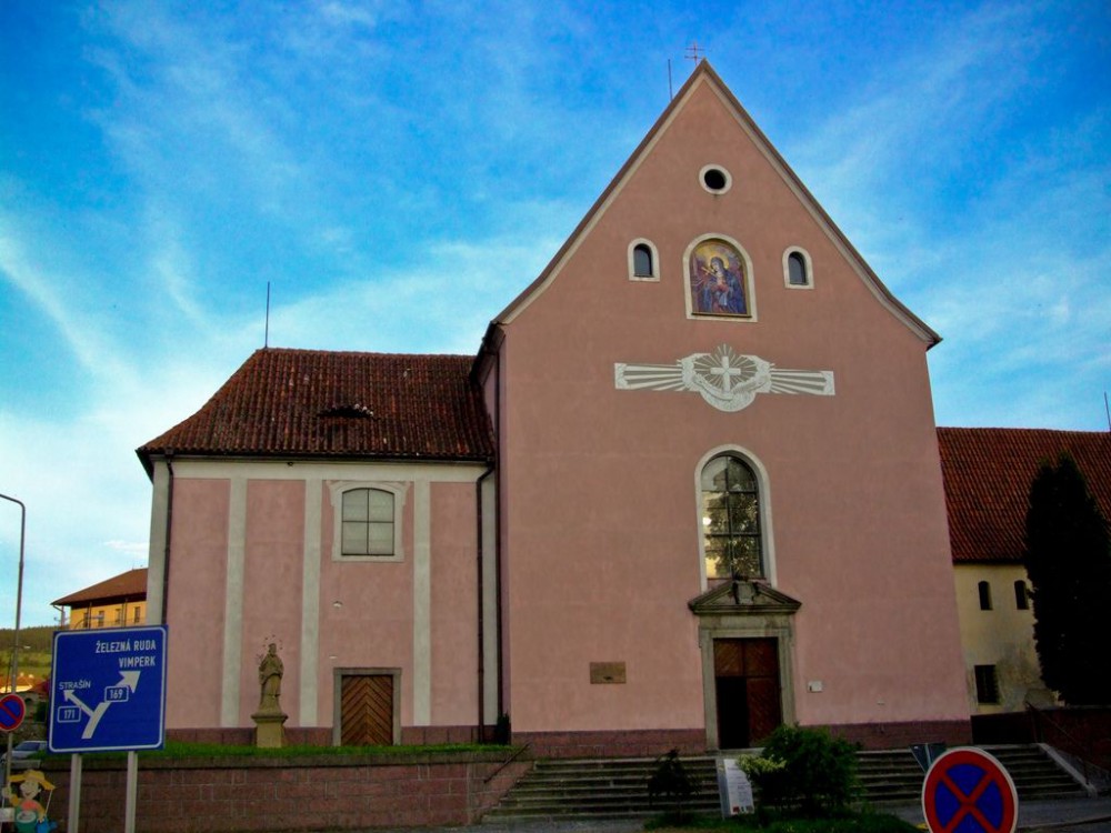 Церковь Св. Феликса и Монастырь капуцинов (Kostel svatého Felixe a kapucínský klášter[editovat)