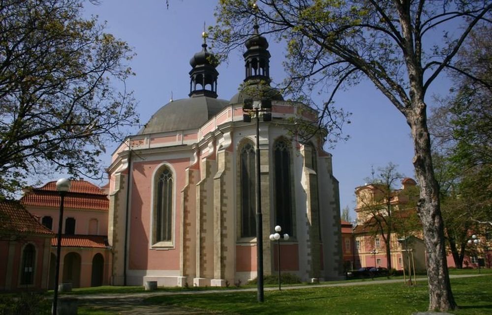 Церковь Девы Марии и святого Карла Великого на Карлове