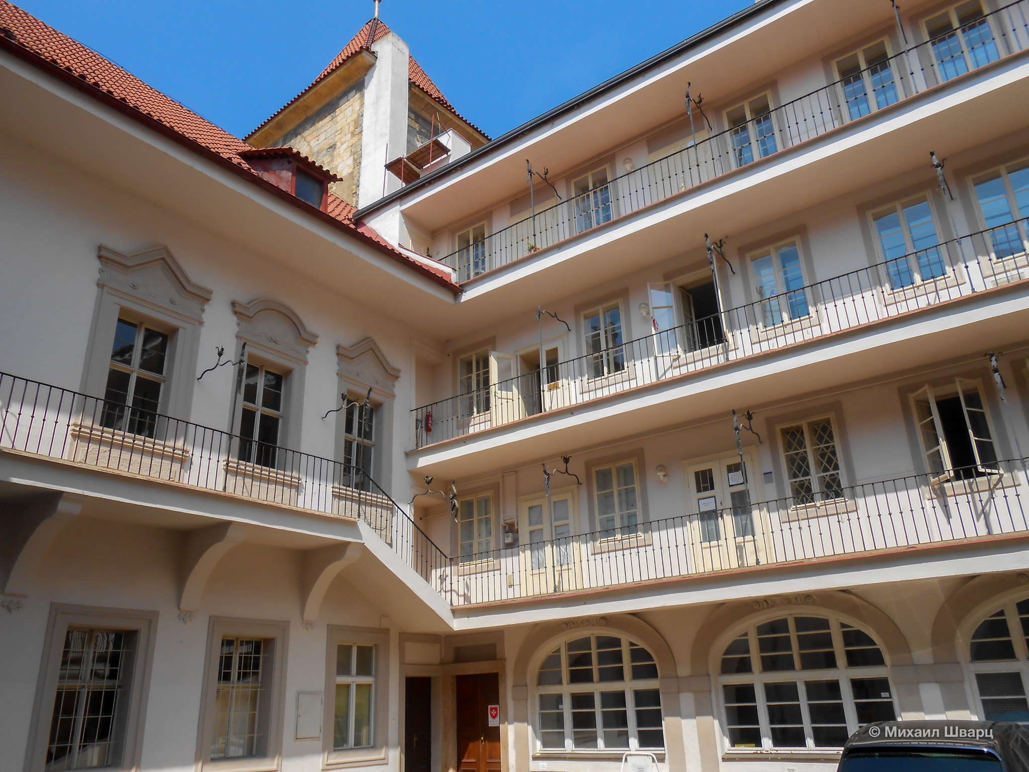 Дворец принадлежит мальтийскому ордену