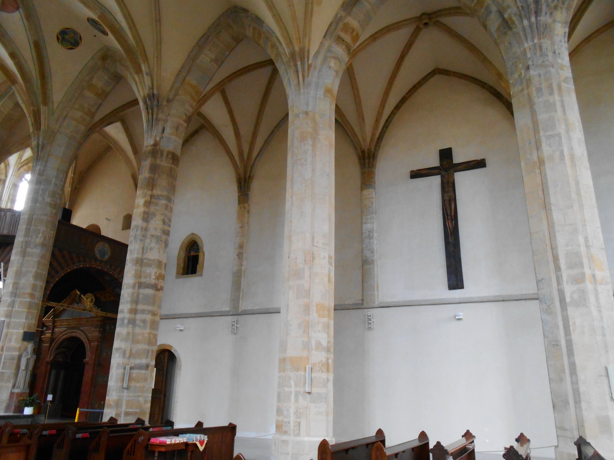 Боковой неф