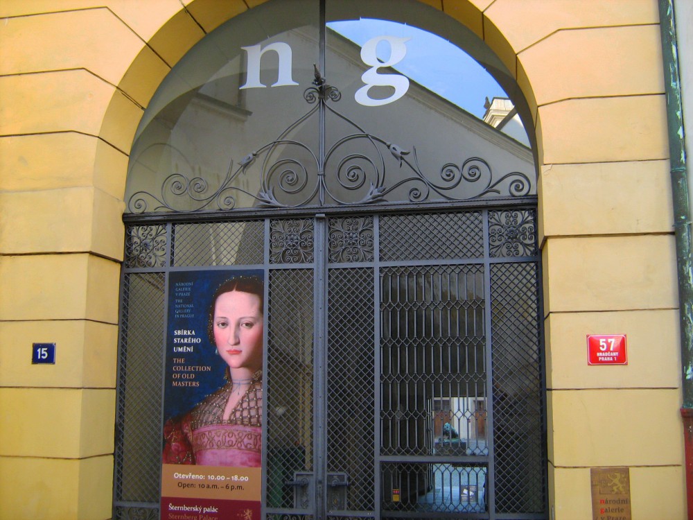 Штернбергский дворец – основное здание Национальной галереи в Праге