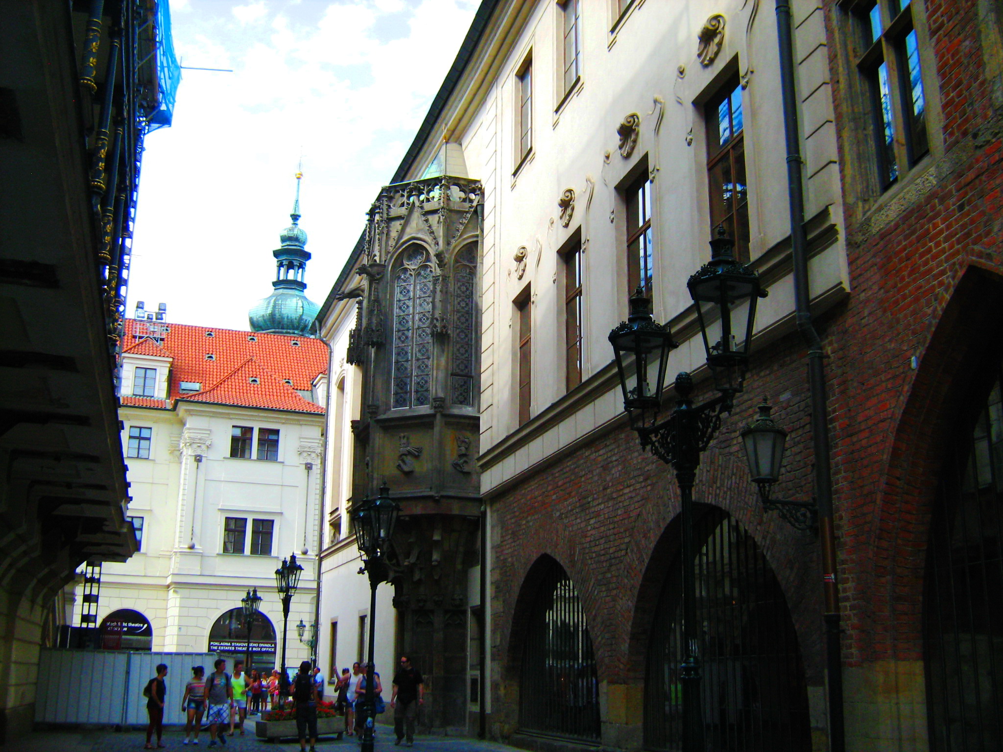 Готический эркер работы Парлержа