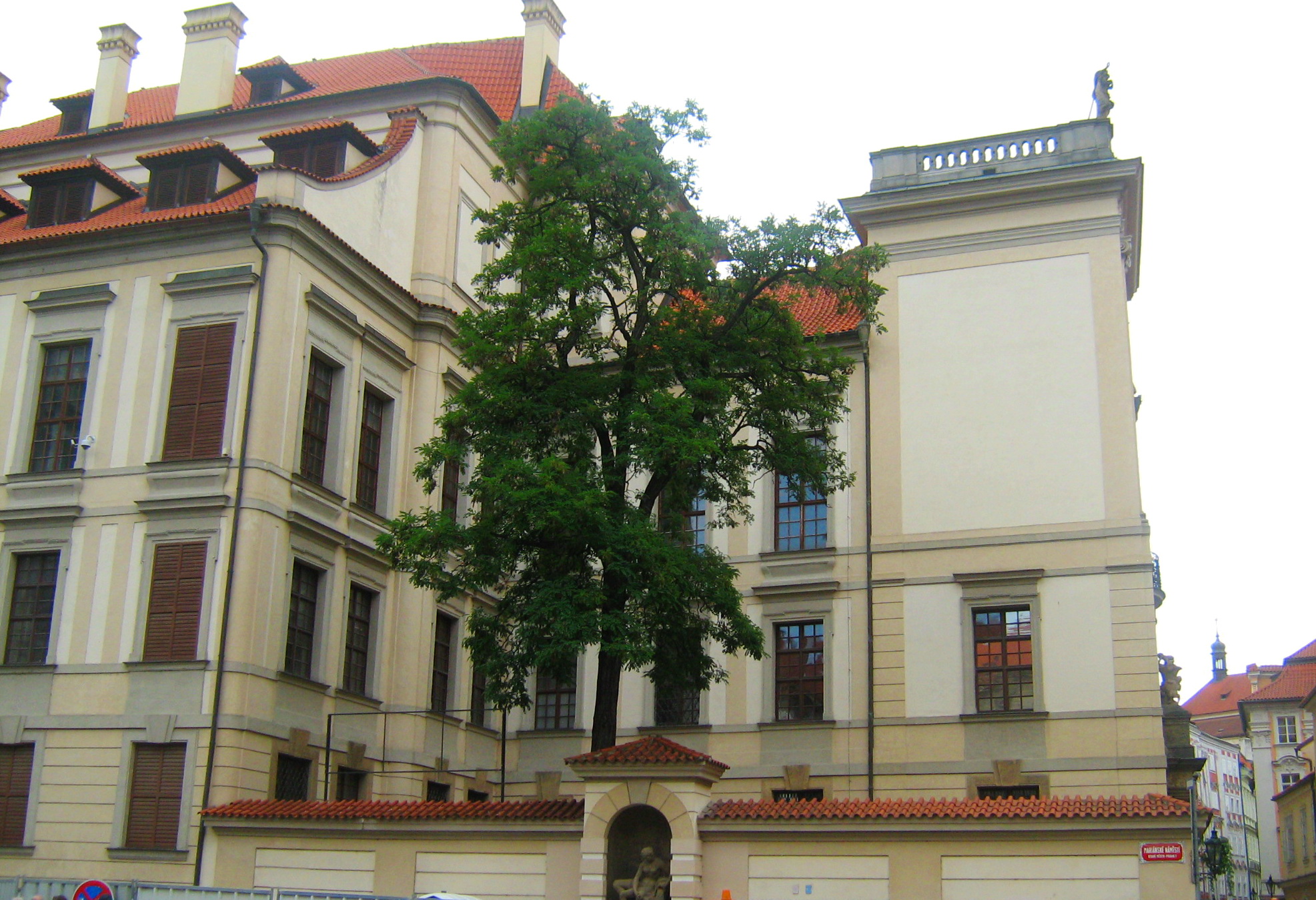 Другой вид с Марианской площади