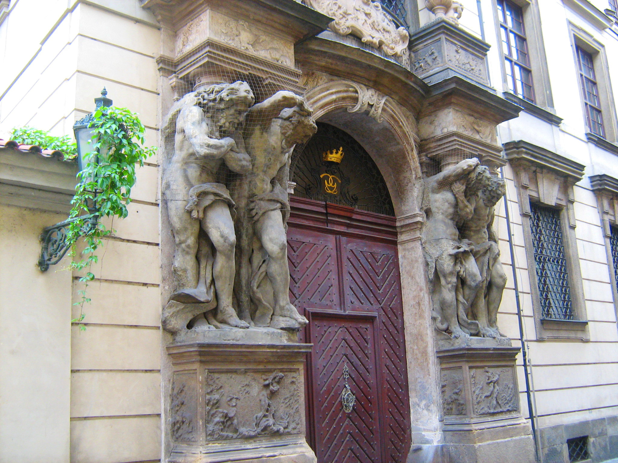 Вход во двоец