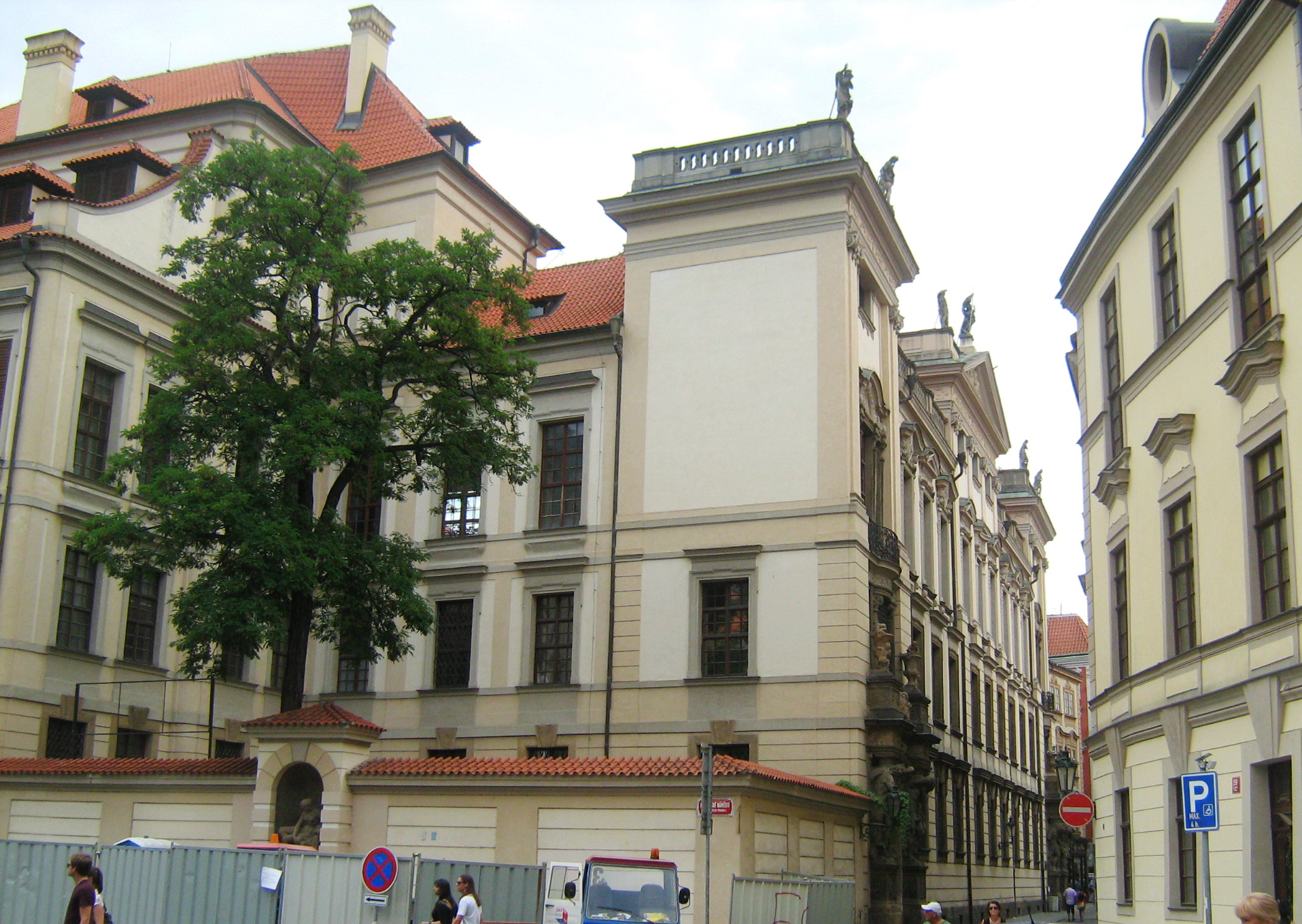 Дворец Клам-Галласа