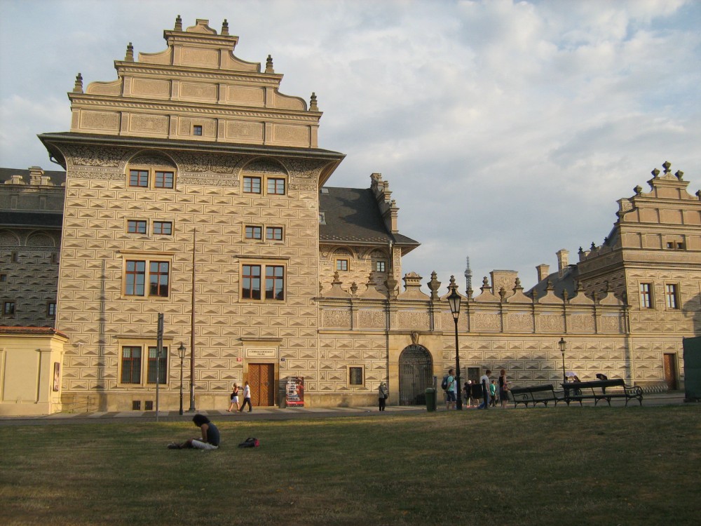 Шварценбергский дворец - визитная карточка Градчанской площади