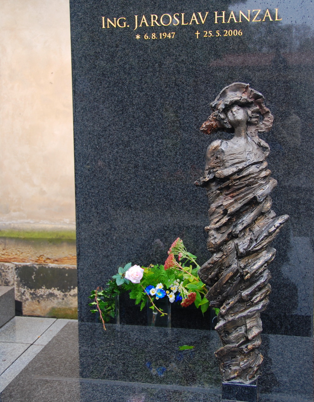 Один из памятников