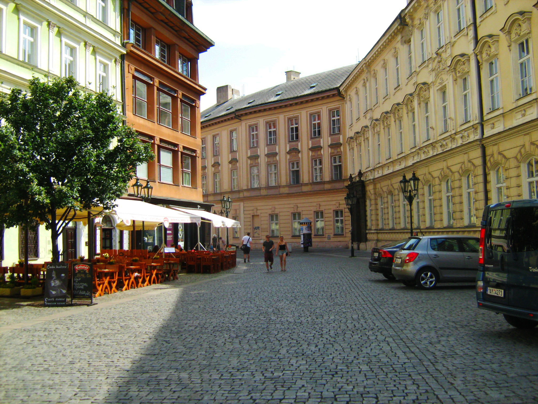 Другая сторона площади