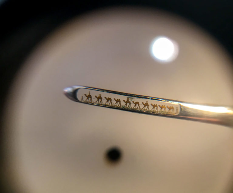 Караван верблюдов в игольном ушке