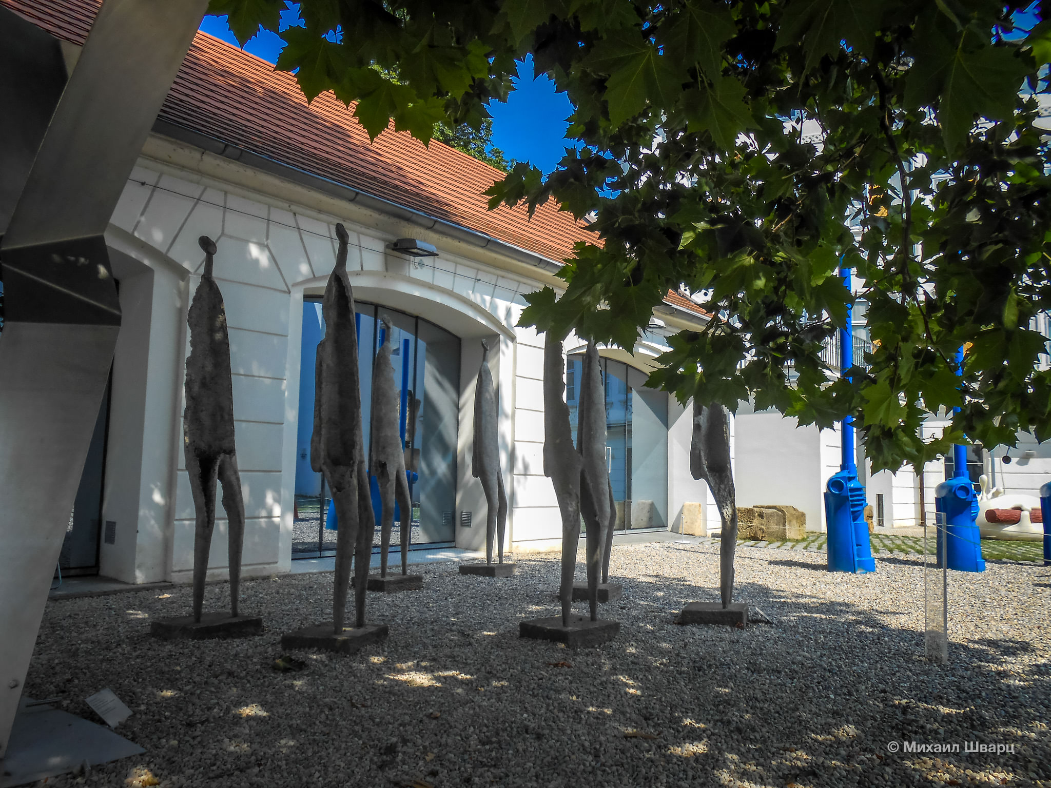 Развалившиеся люди