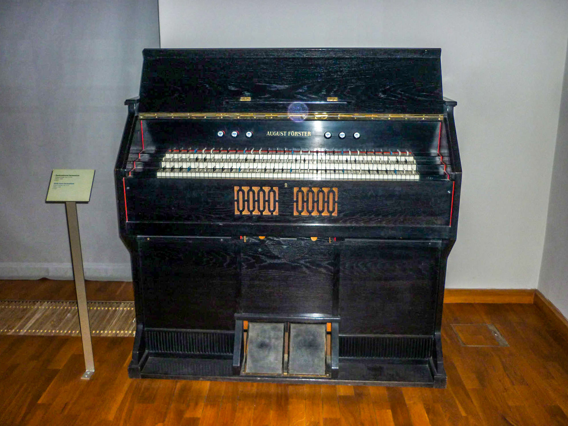 Клавишный инструмент