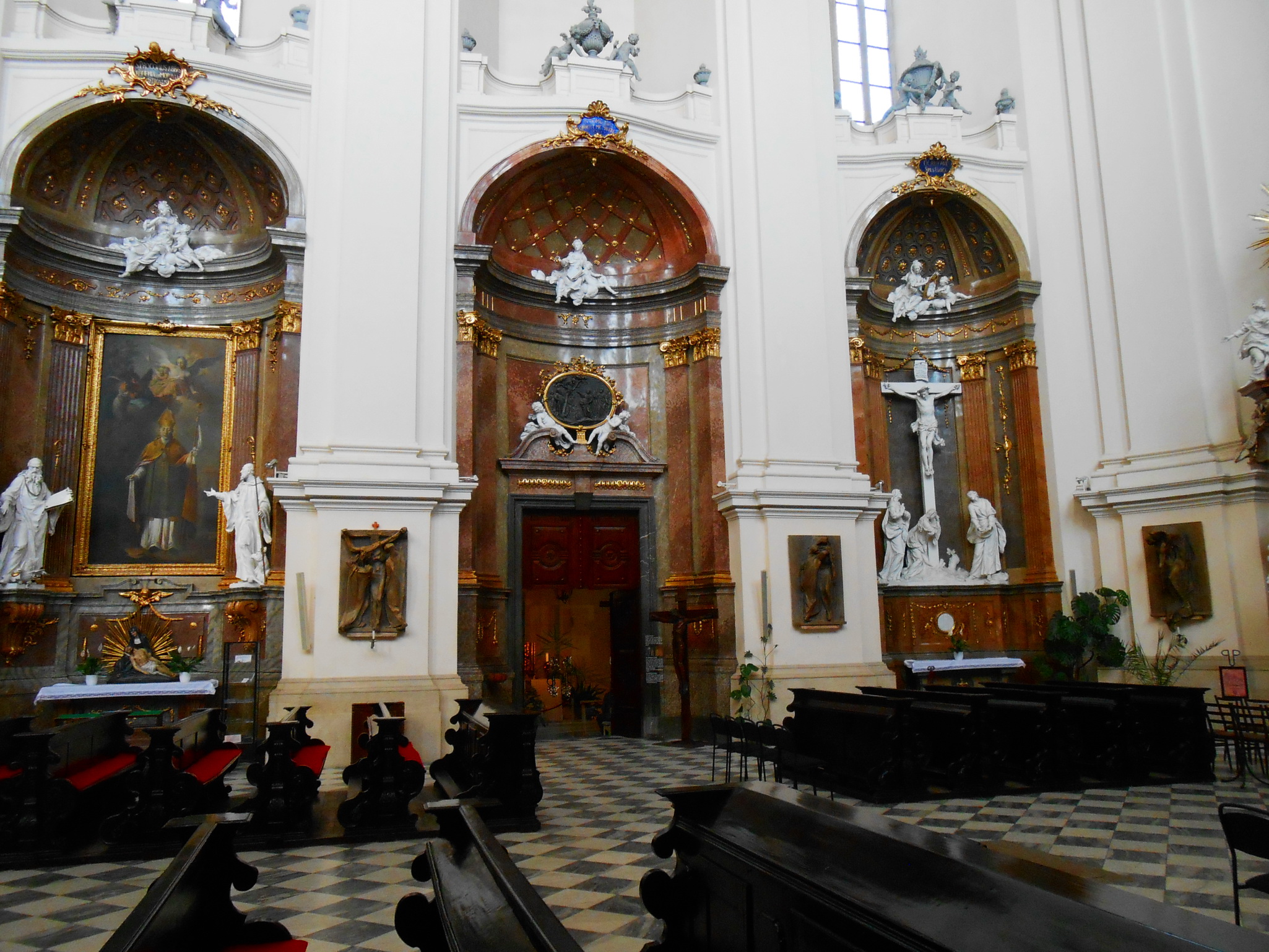 Интерьер церкви