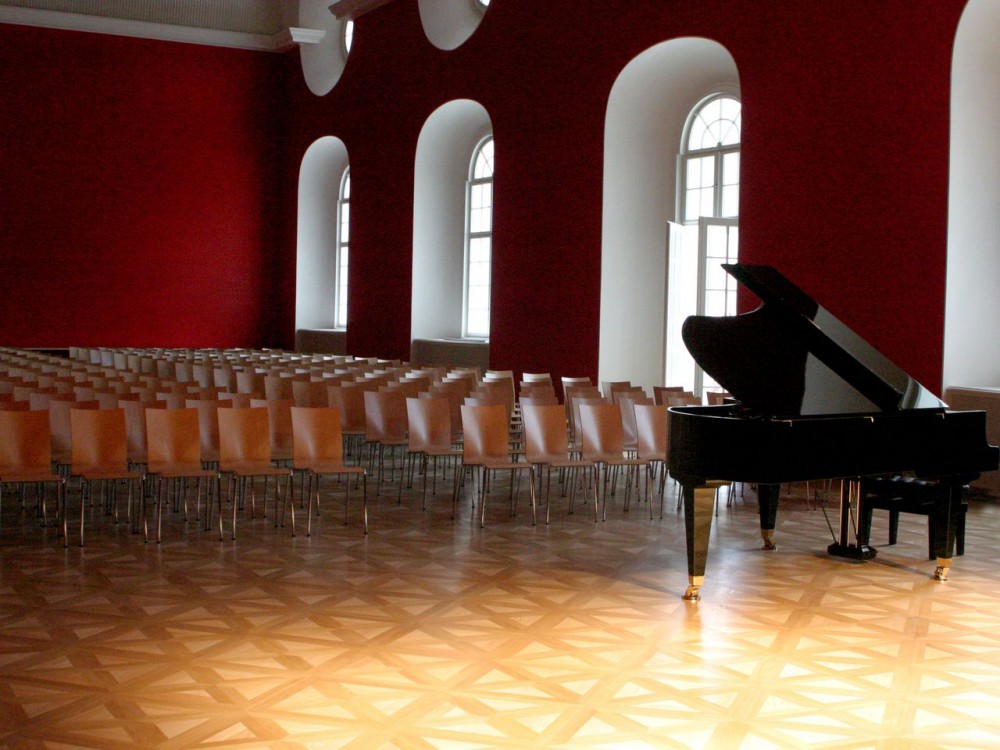 Зал Моцарта в театре «Редута»