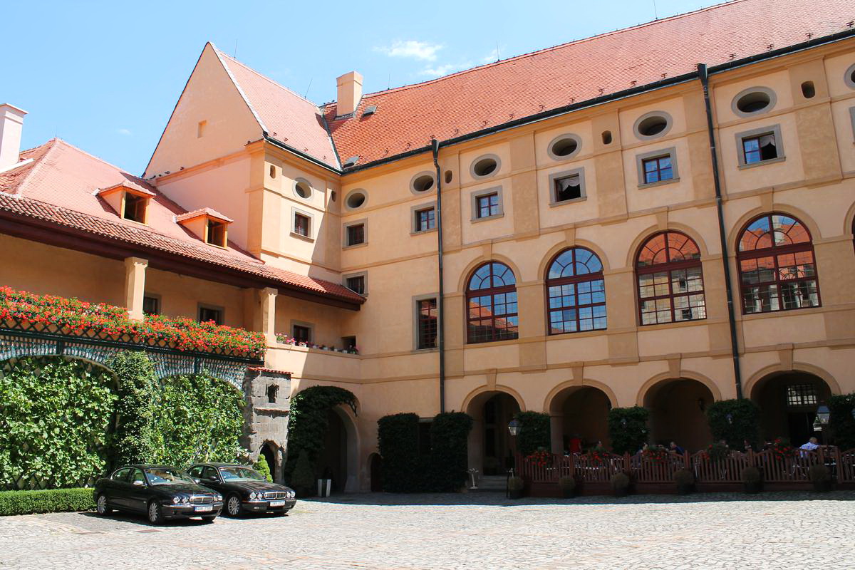 Внутренний двор замка