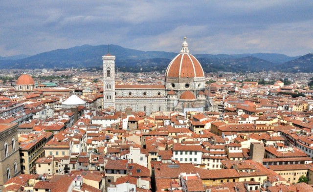 Вид на Дуомо с башни Палаццо Веккьо во Флоренции