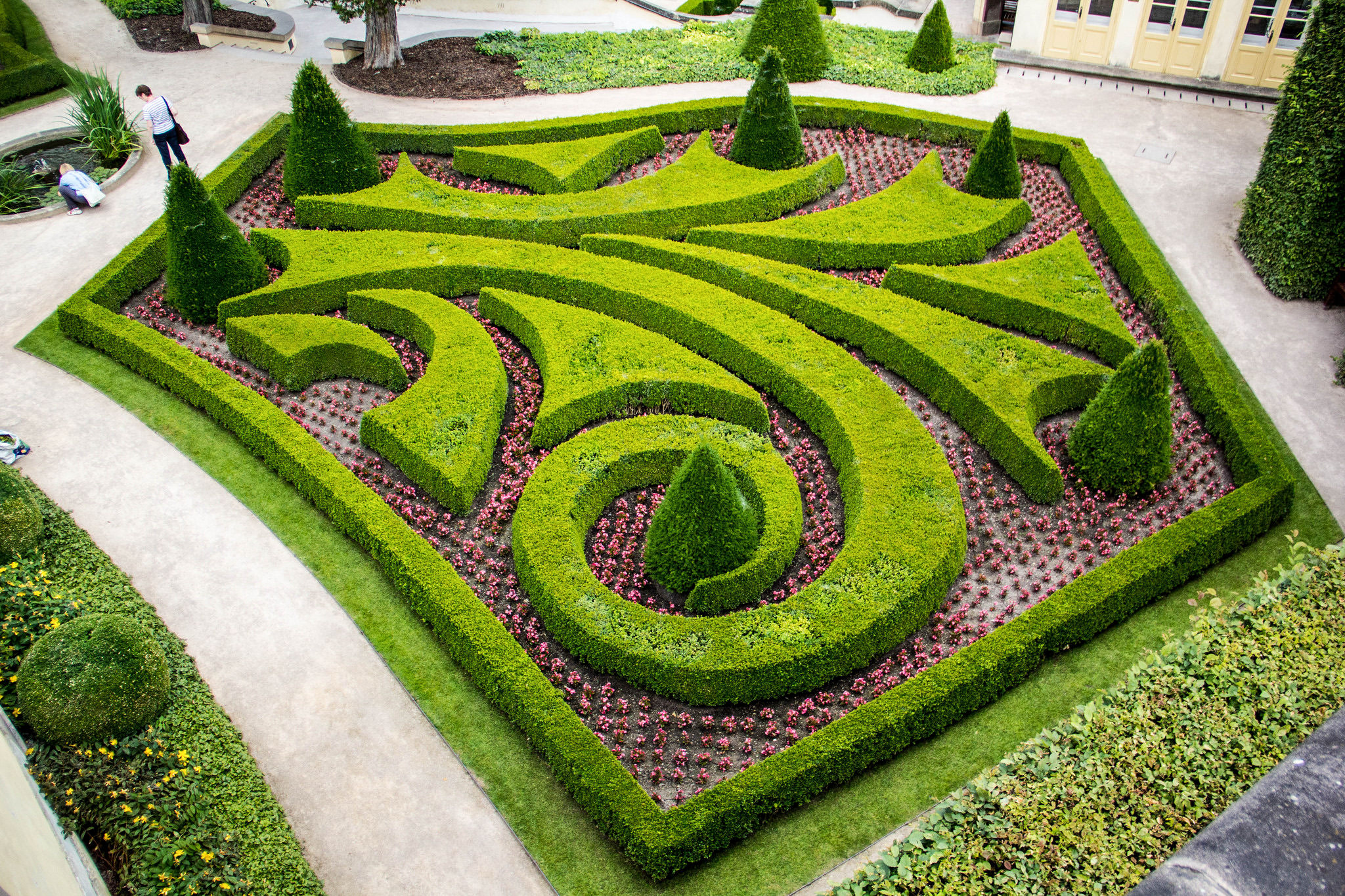 Сад во французском стиле