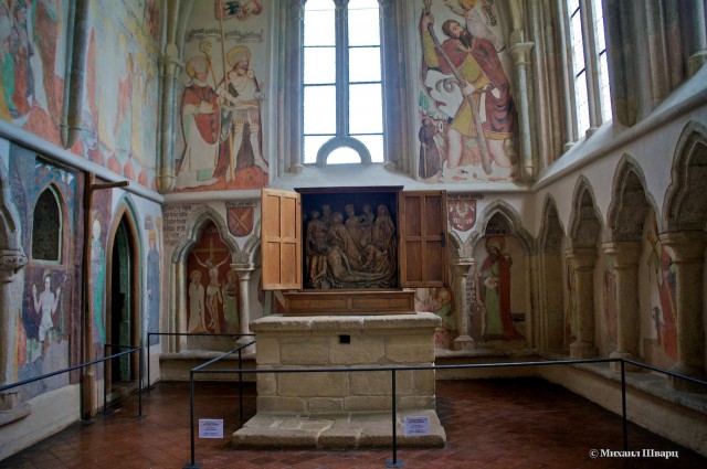 Часовня св. Вацлава с настенной росписью XV в. и резным алтарём XVI в.