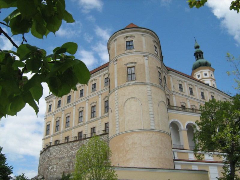 Замок Микулов