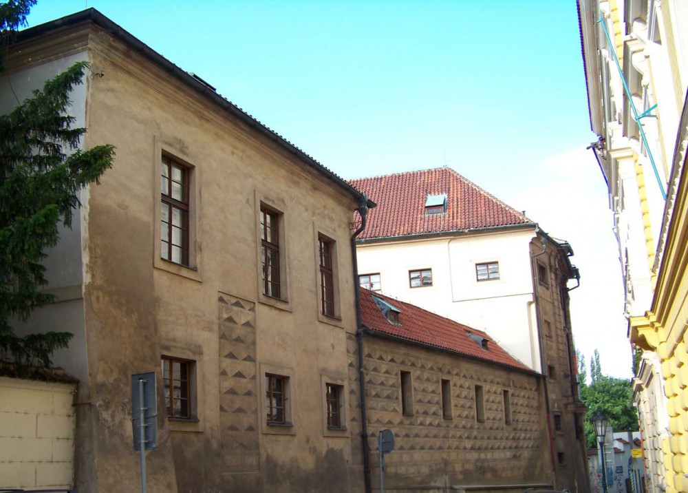 Михнов дворец  со стороны улицы Všehrdova