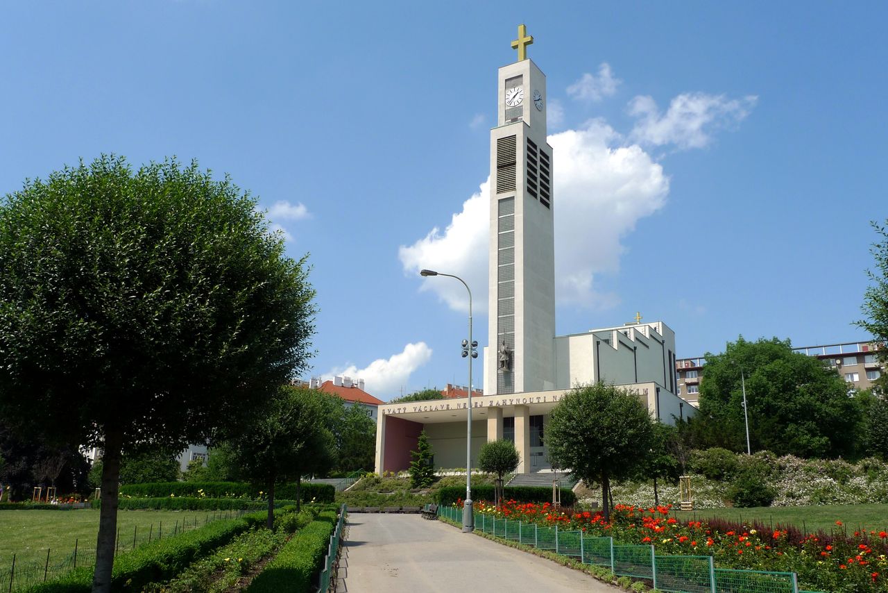 Костёл Святого Вацлава – образец функционализма в религиозной архитектуре Чехии