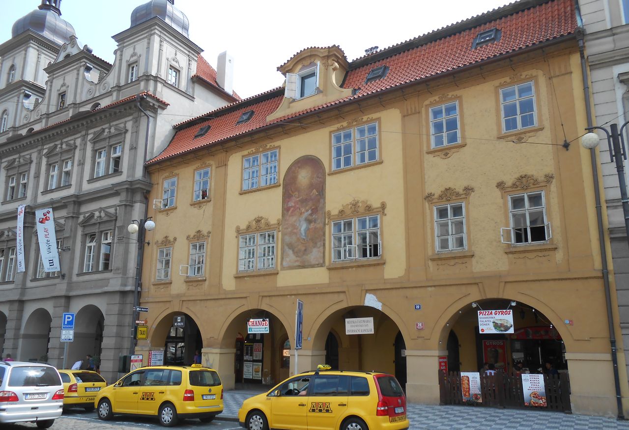 Малостранская площадь