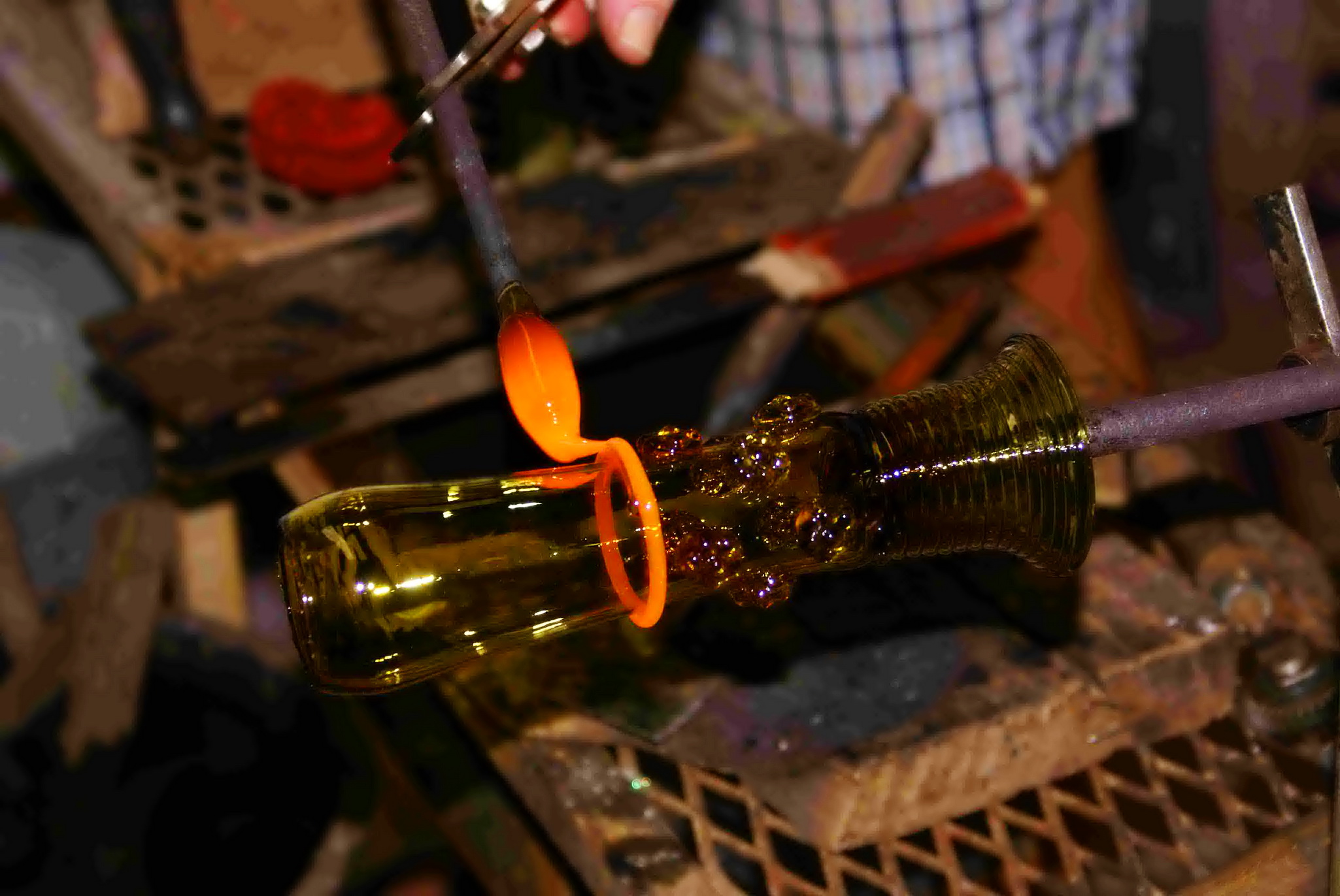 Так рождаются изделия из чешского стекла