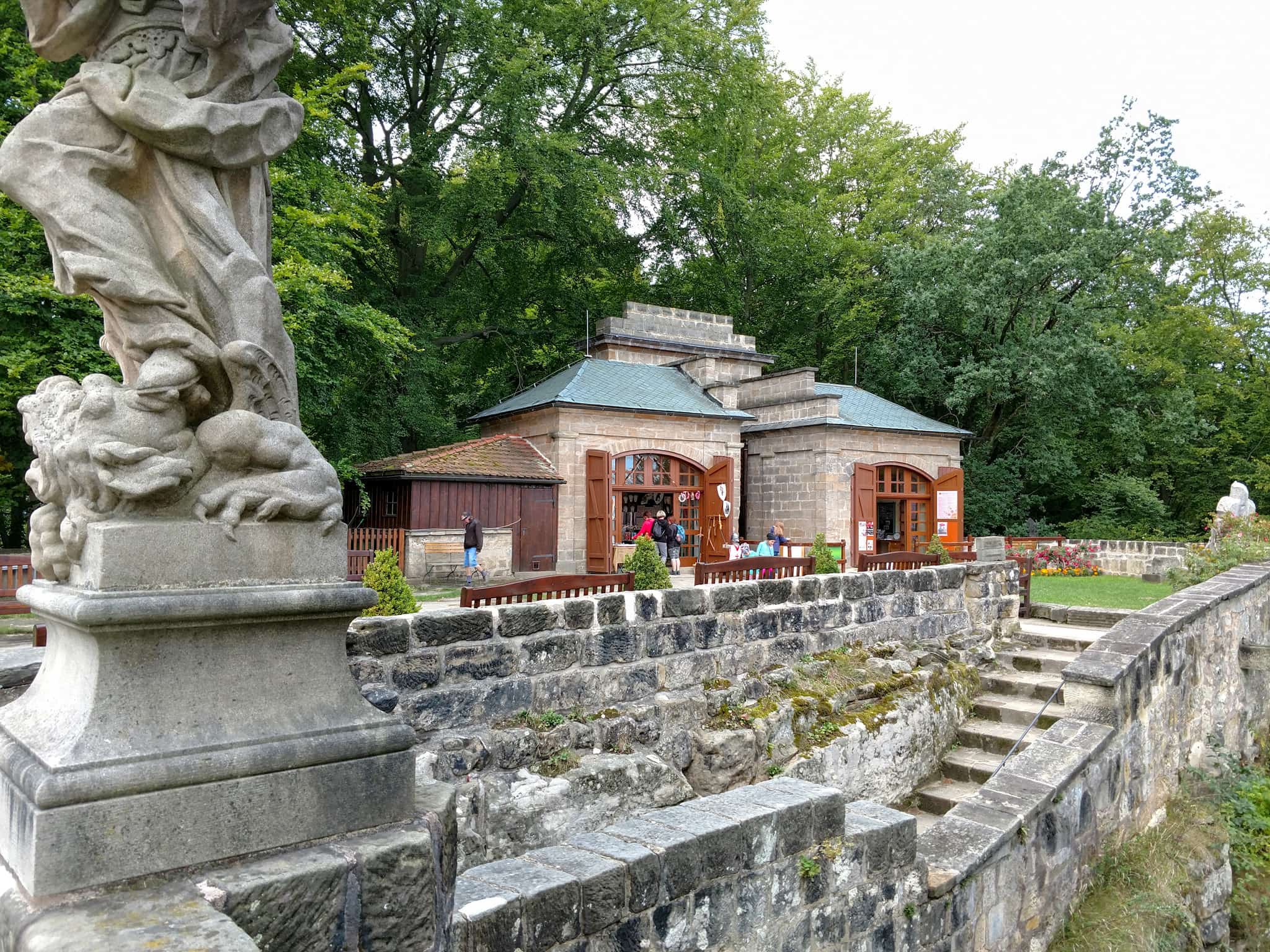 Вход в замок