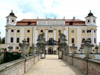 Замок и парк Милотице