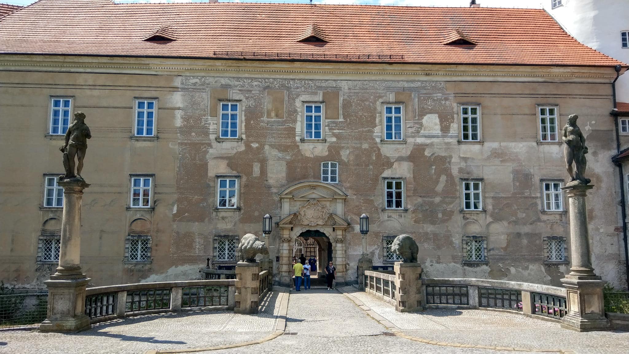 Вход в замок