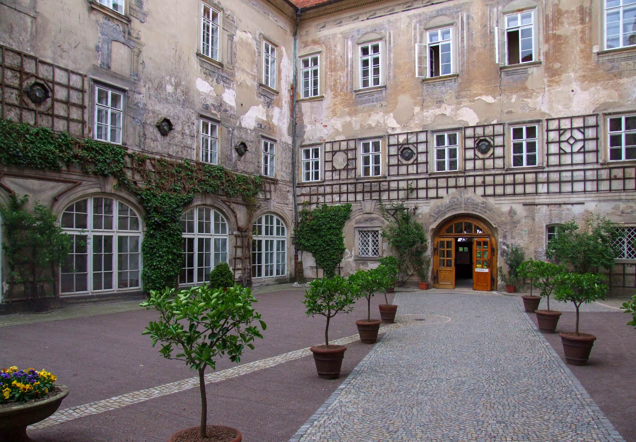 Внутренний двор