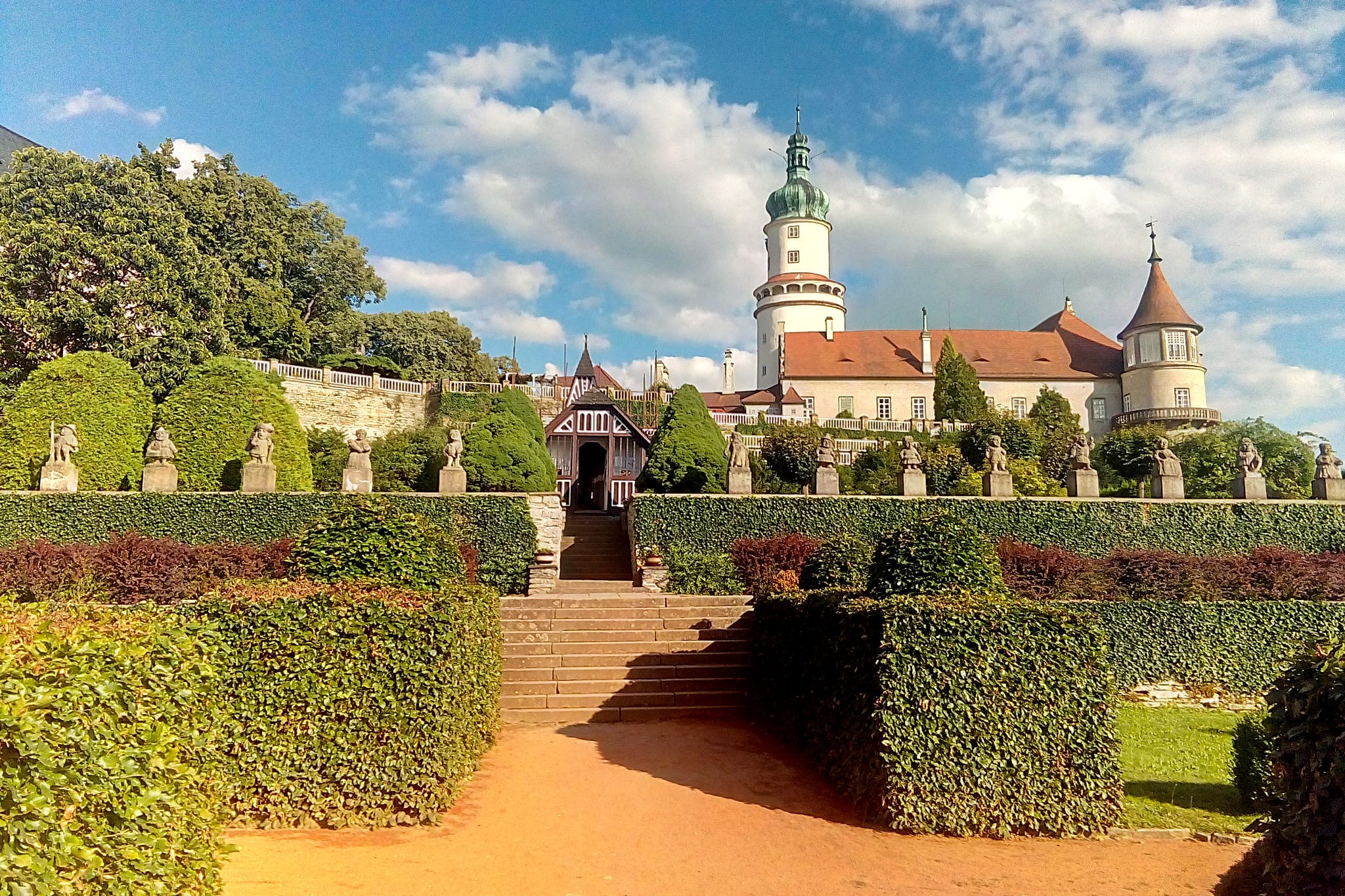 Замок Нове-Место-над-Метуйи