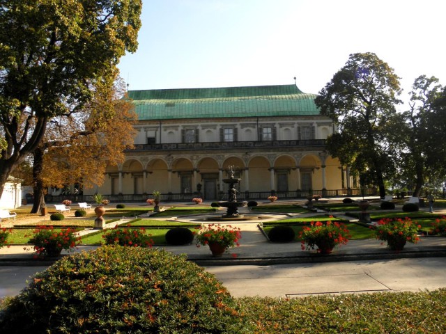 Летний дворец Королевы Анны (Letohrádek královny Anny)