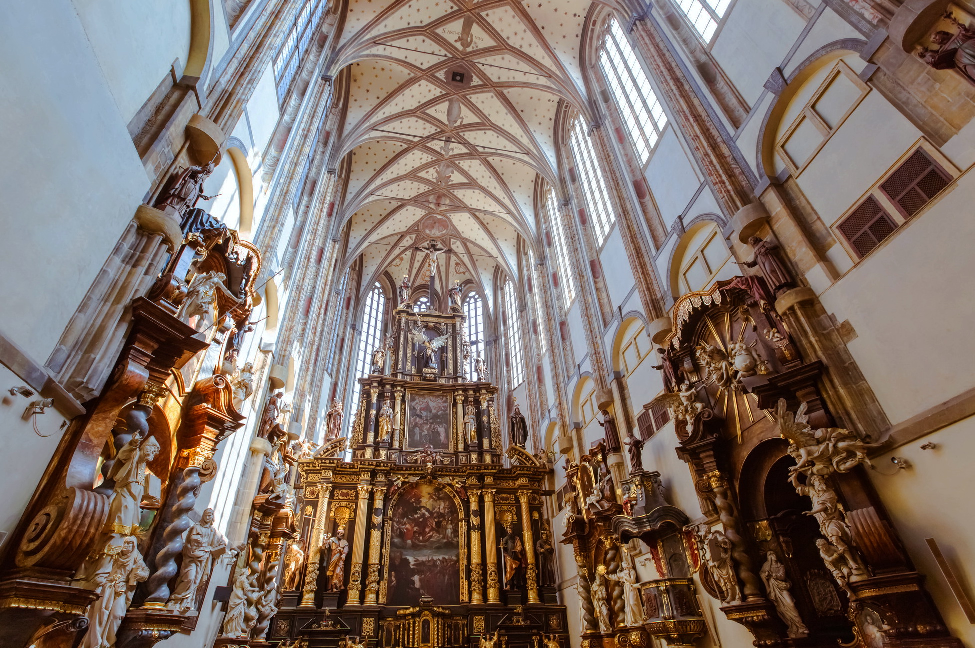 Интерьер костела Девы Марии Снежной