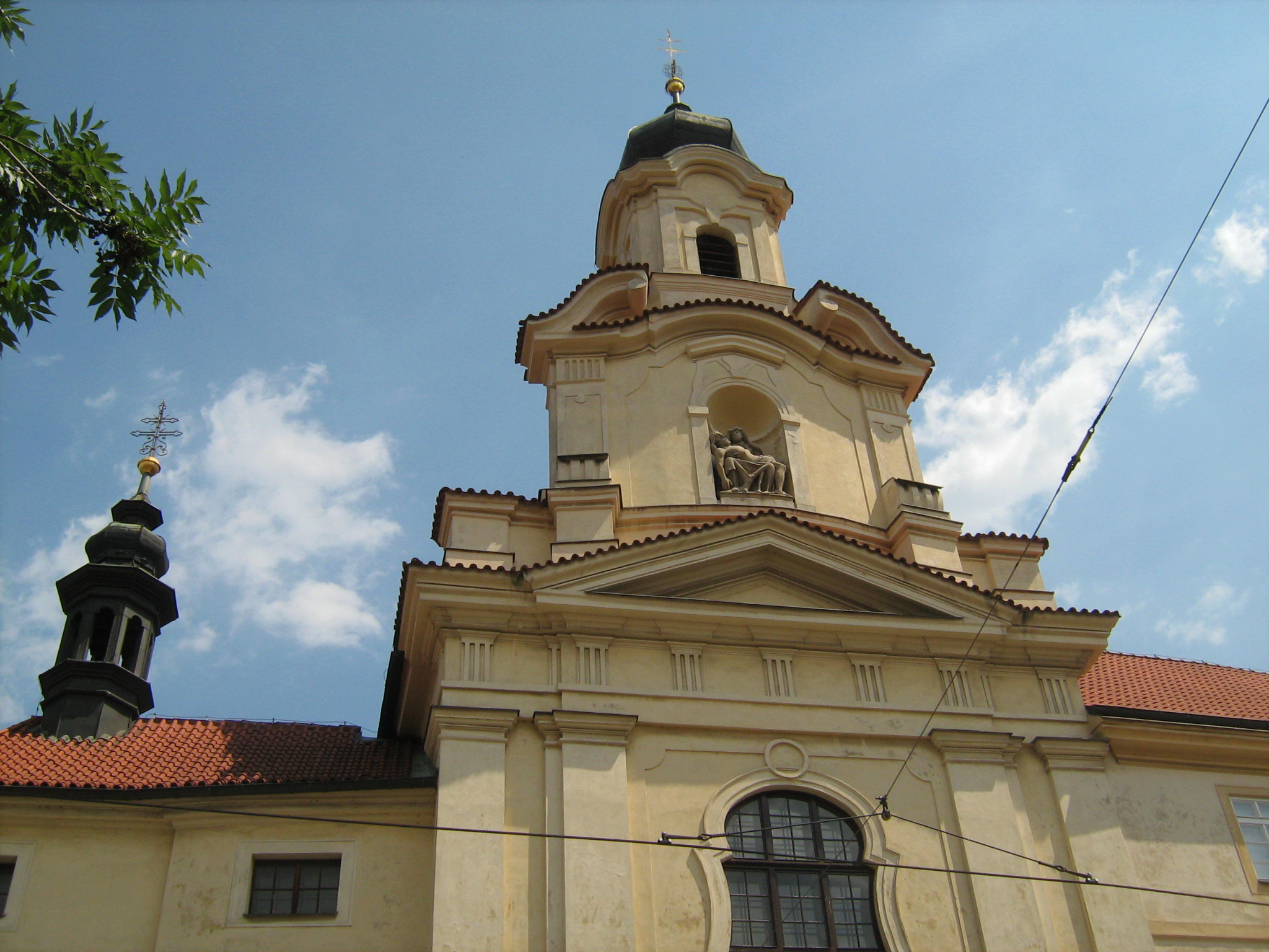 Фасад церкви