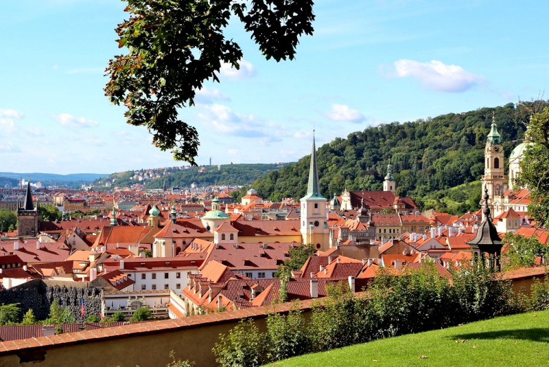 Прага - город красных черепичных крыш