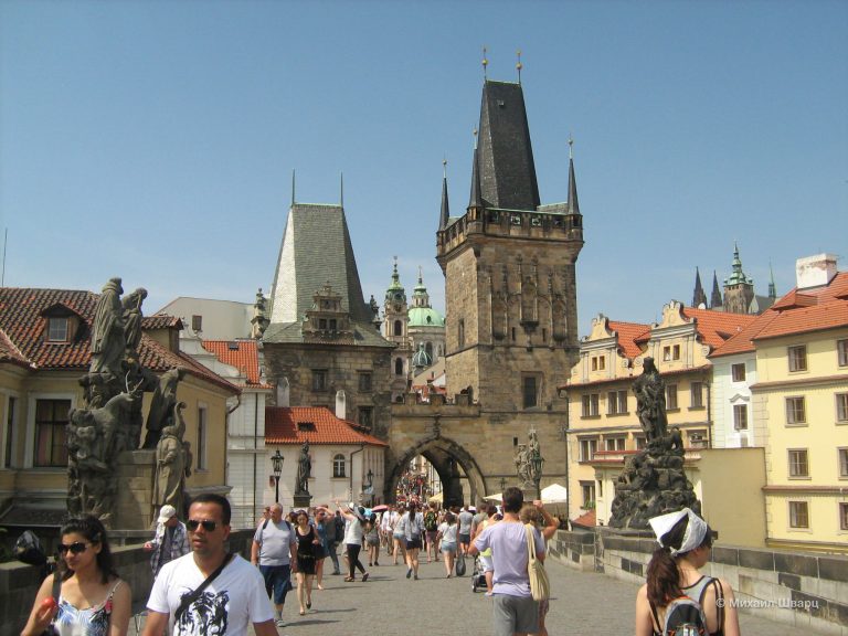 Малостранские мостовые башни