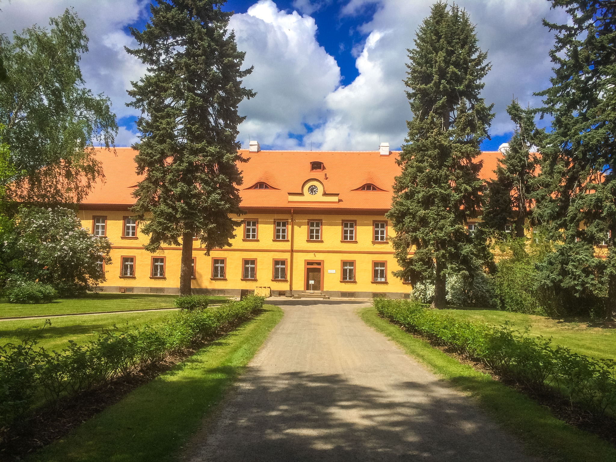 Господский дом (для фашистских офицеров). Теперь это музей